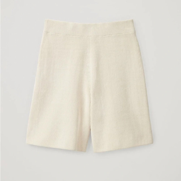 COS Women’s Ribbed-Knit Bermuda Shorts in Ivory Size M - Picture 1 of 12